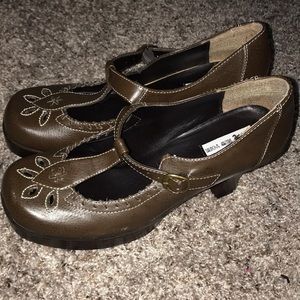 Brown heel shoes
